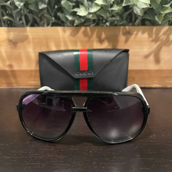 Gucci Black Aviator Sunglasses - Picture 1 of 5